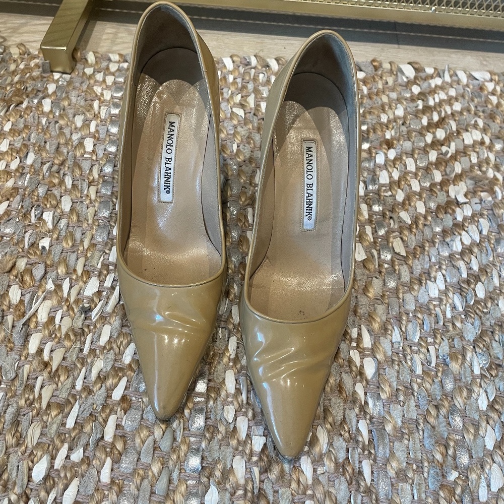Manolo Blahnik BB patent pumps